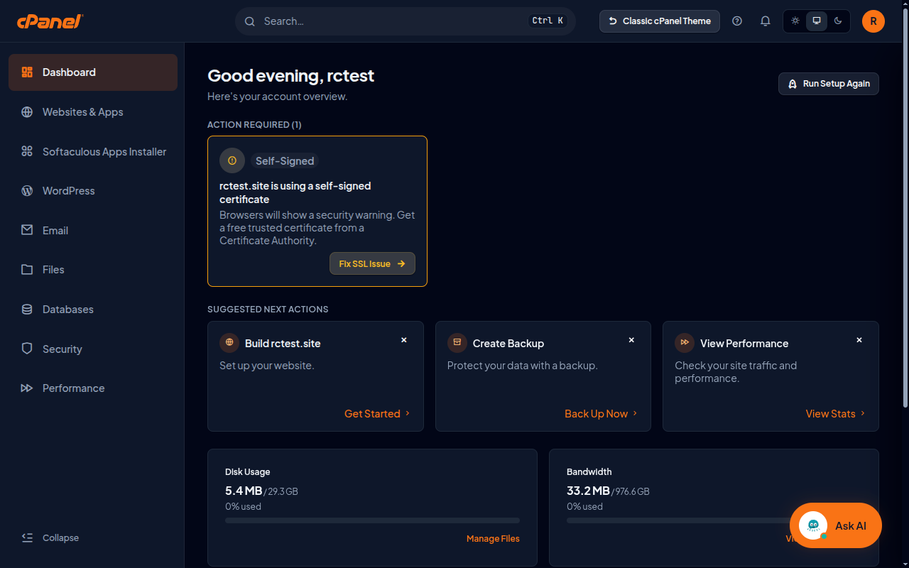 Dashboard del tema Meridian di cPanel con il menu laterale, la ricerca Ctrl K e il riquadro Action Required